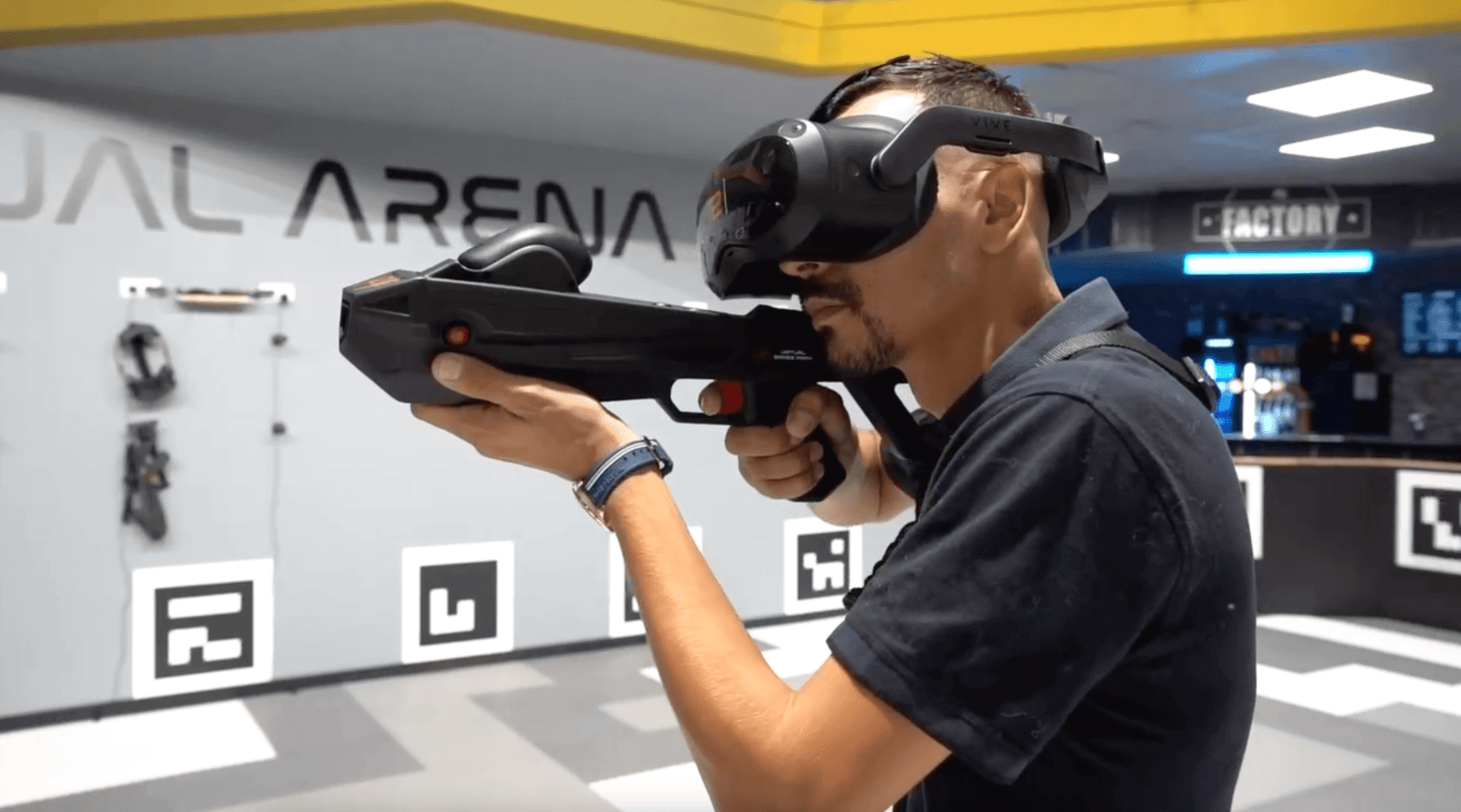 Free Roaming à Virtual Arena Nevers, un casque et un fusil pour s'équiper et c'est partie pour une survie contre les zombies !