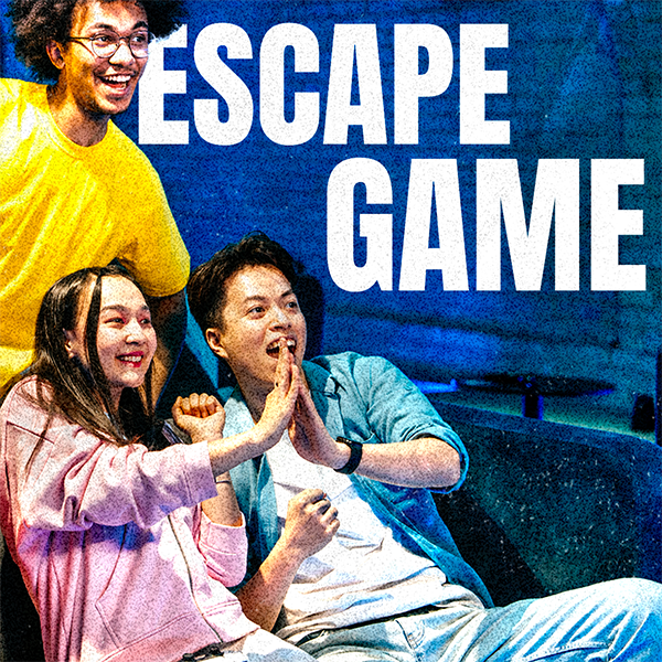 Joueurs en pleine partie d’escape game à Virtual Arena Nevers